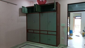 Room in 3 BHK Builder Floor at Sector 1 Vaishali – for Rent
