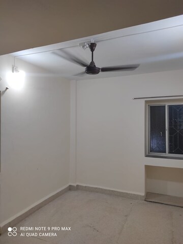 Room in 2.5 BHK Apartment at Amey Apartments, Rambaug Colony – for Rent