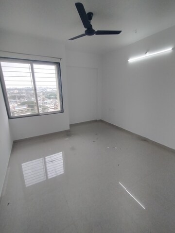 Room in 2 BHK Apartment at 4 Taljai Hills Phase 1, Dhankawadi – for Rent