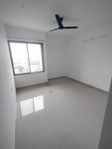 Room in 2 BHK Apartment at 4 Taljai Hills Phase 1, Dhankawadi – for Rent