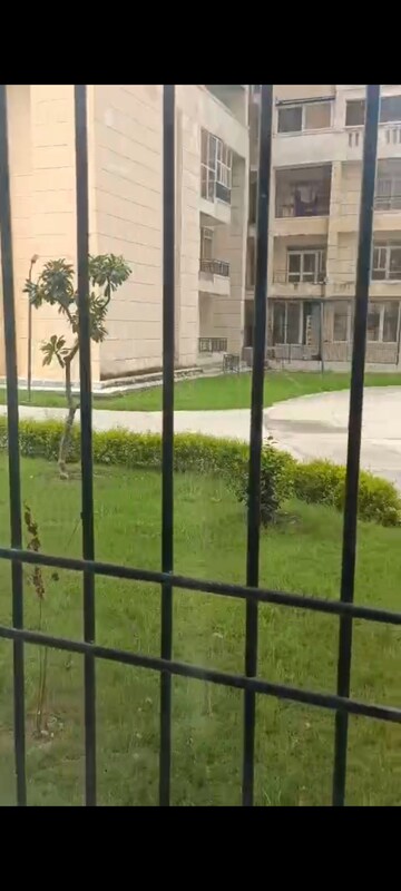 Swimming Pool in 3 BHK Apartment at Jaypee Kensington Heights, Sector 133 – for Rent