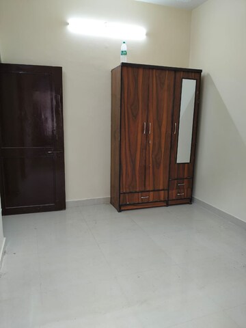 Room in 2 BHK Builder Floor at Alpha Ii Greater Noida – for Rent