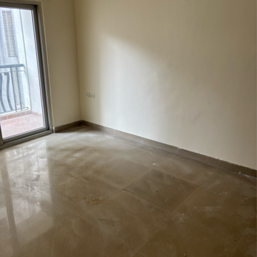 Room in 2 BHK Apartment at Supertech Cape Town, Sector 74 – for Rent