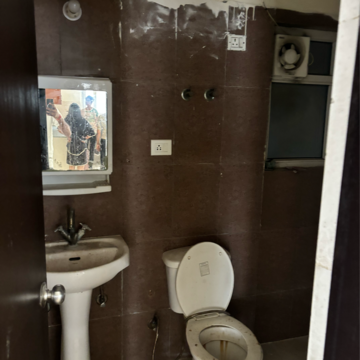 Bathroom in 2 BHK Apartment at Supertech Cape Town, Sector 74 – for Rent