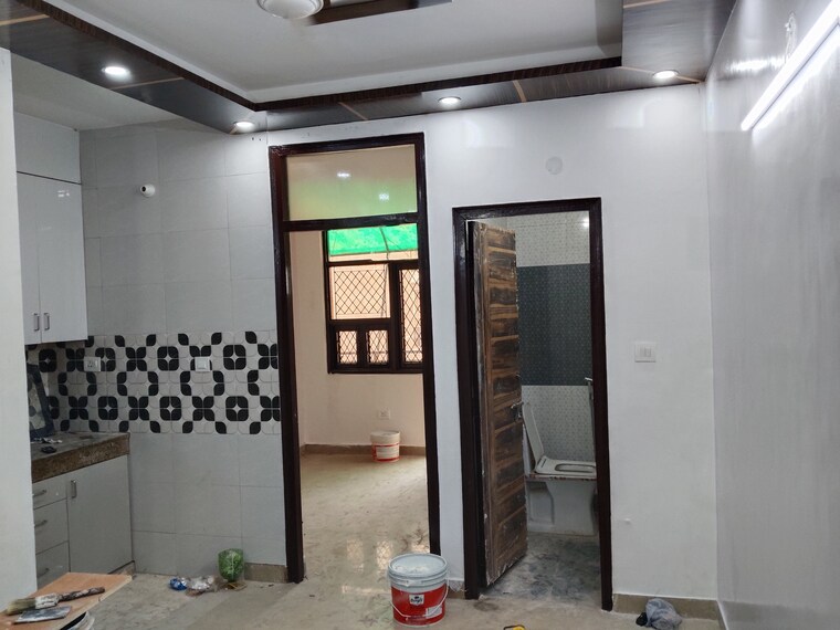 Room, boneeight-apartment 2 Bedroom 65 Sq.Yd. Builder Floor In Khanpur Delhi 9138689