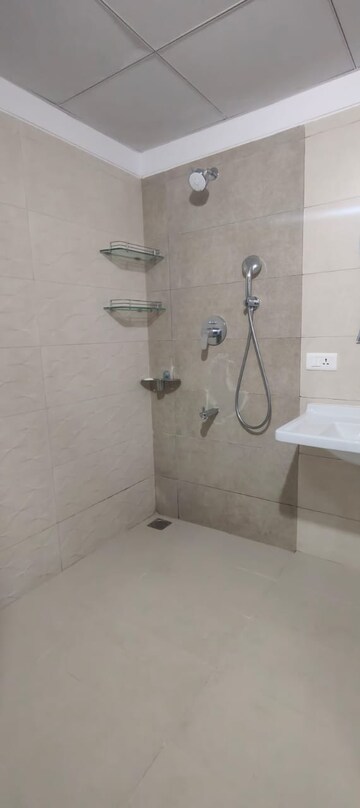 Room in 3 BHK Apartment at Rajapushpa Eterna, Nanakramguda – for Rent