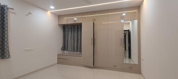 Room in 3 BHK Apartment at Rajapushpa Eterna, Nanakramguda – for Rent