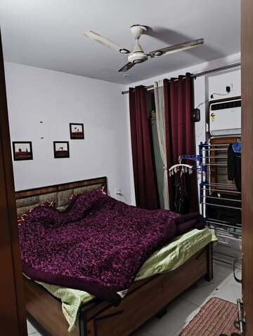 Bedroom in 2 BHK Builder Floor at Sector 51 – for Rent
