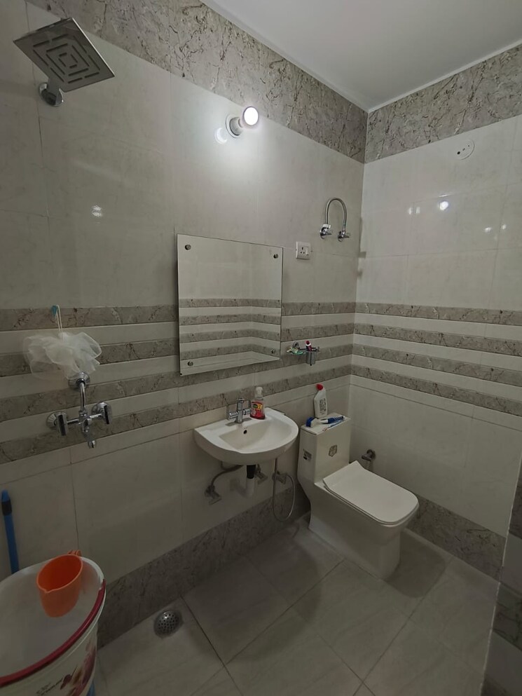 Bathroom, sector 51 2 Bedroom 1381 Sq.Ft. Builder Floor In Sector 51 Gurgaon 9138735