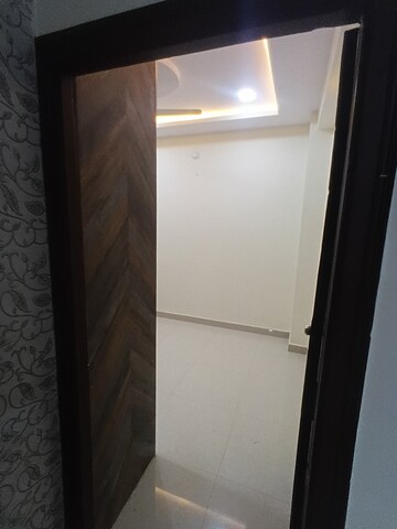 Room in 2.5 BHK Apartment at Manikonda – for Rent