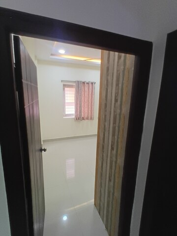Room in 2.5 BHK Apartment at Manikonda – for Rent