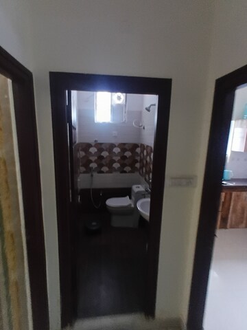 Attached Bathroom in 2.5 BHK Apartment at Manikonda – for Rent