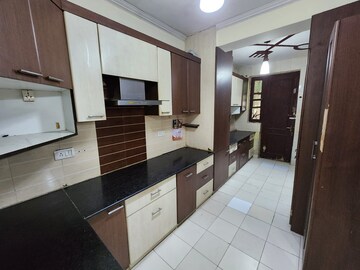Kitchen in 3 BHK Builder Floor at Sector 46 – for Rent