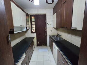 Kitchen in 3 BHK Builder Floor at Sector 46 – for Rent