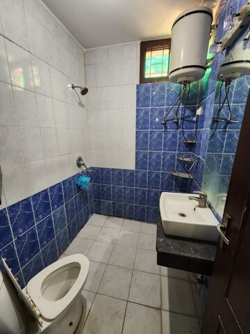 Bathroom in 3 BHK Builder Floor at Sector 46 – for Rent