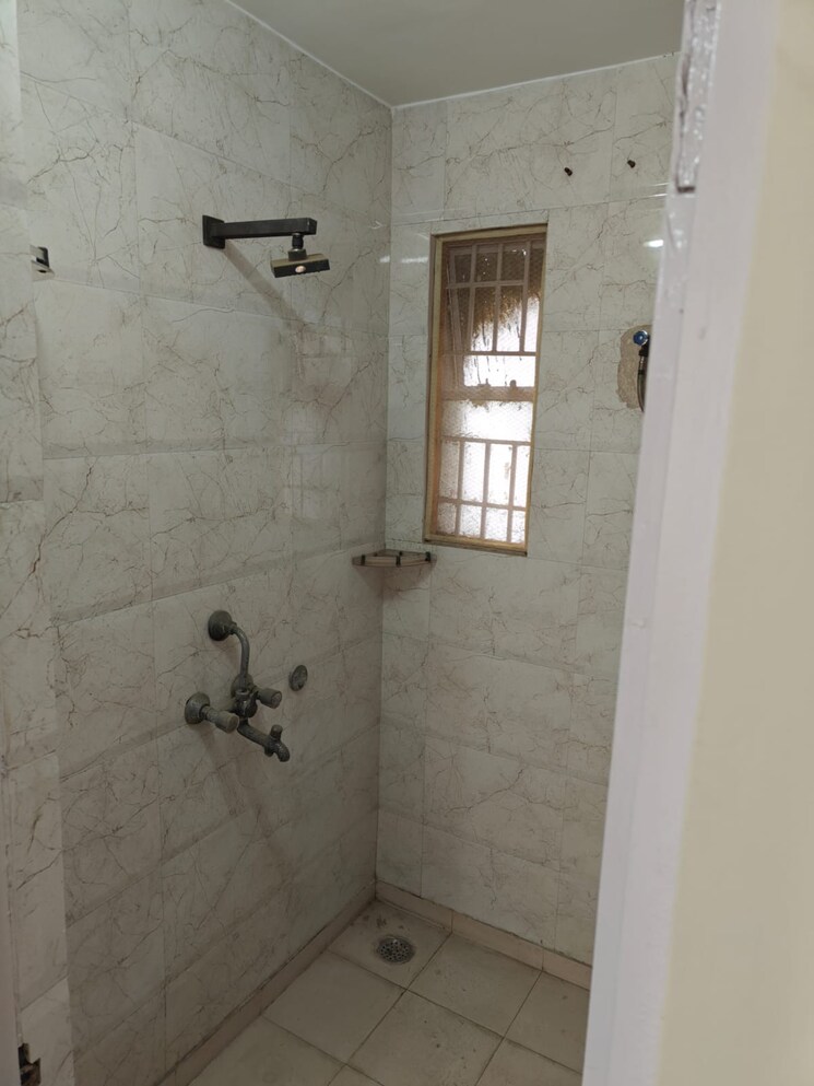Bathroom, sector 11 dwarka 1 Bedroom 450 Sq.Ft. Apartment In Sector 11 Dwarka Delhi 9138802