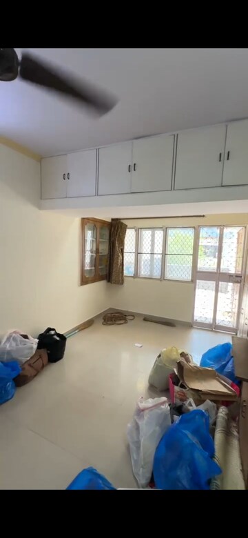 Living Room in 4 BHK Apartment at Vasant Apartment Mayur Vihar, Mayur Vihar 1 – for Sale