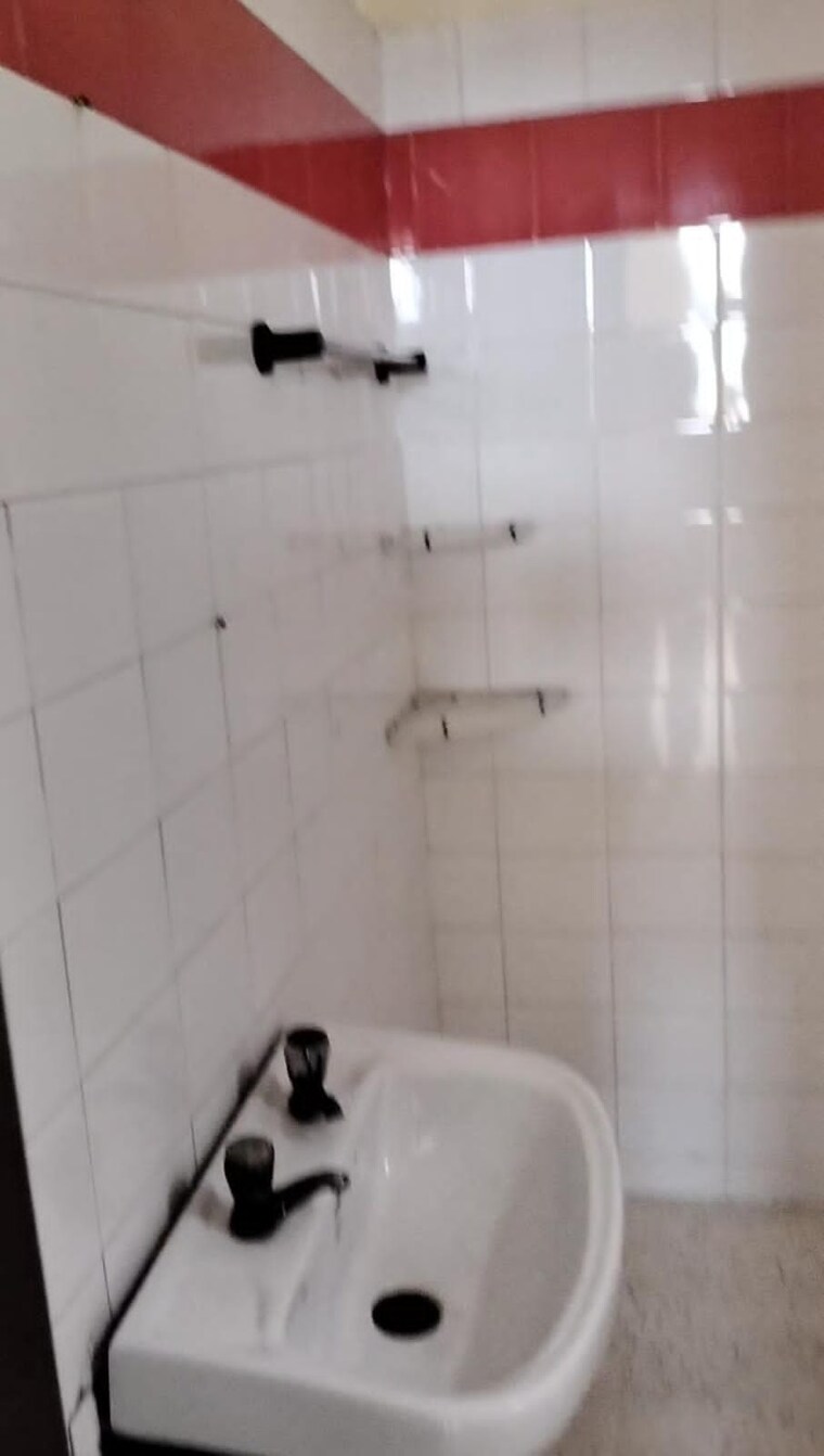 Bathroom, sector 18 dwarka 3 Bedroom 1400 Sq.Ft. Apartment In Sector 18 Dwarka Delhi 9138825