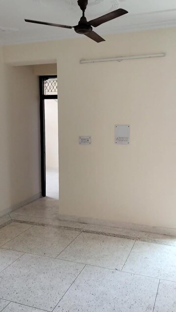 Room in 3 BHK Apartment at Sector 18 Dwarka – for Rent