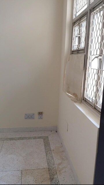 Room in 3 BHK Apartment at Sector 18 Dwarka – for Rent