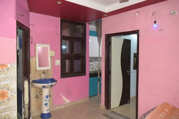 Room in 1 BHK Builder Floor at Mahavir Enclave 1 – for Rent