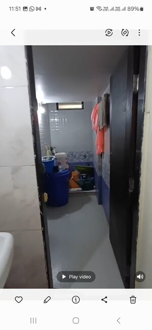 Furnished Amenities in 2.5 BHK Builder Floor at Khanda Colony – for Sale