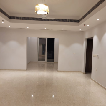 Room in 3 BHK Apartment at Mahindra Luminare, Sector 59 – for Rent