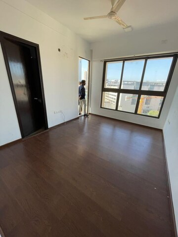 2 BHK Apartment For Sale in SD Astron Tower, Kandivali East