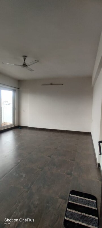 Room in 3 BHK Apartment at Panchvati CHS Powai, Powai – for Rent