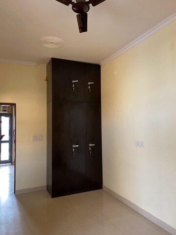 Room in 2 BHK Independent House at Sector 4 – for Rent