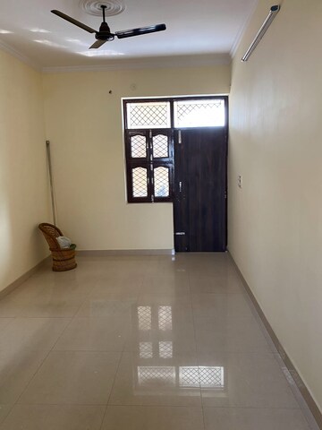 Room in 2 BHK Independent House at Sector 4 – for Rent