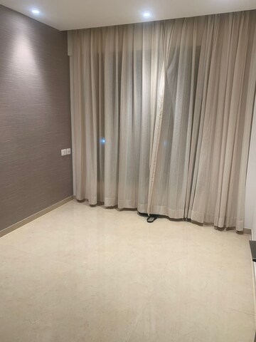 Room in 2 BHK Apartment at Hiranandani Highland, Powai – for Rent