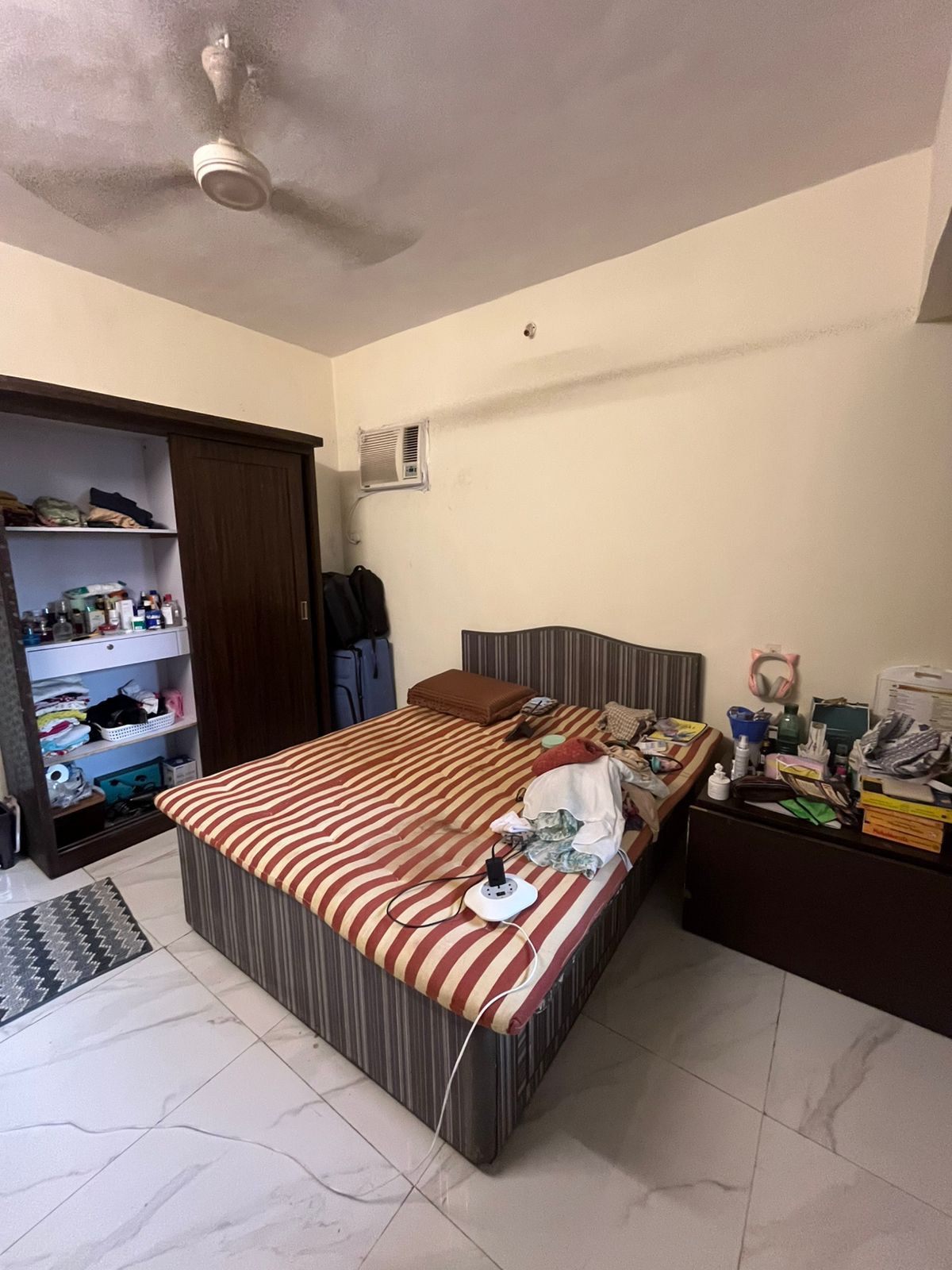 1 BHK + Pooja Room,Servant Room,Study Room,Extra Room Apartment For Rent in Sumangal CHS Goregaon East