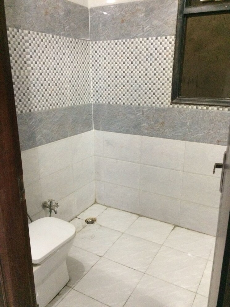 Bathroom, orchid-island 2 Bedroom 1100 Sq.Ft. Builder Floor In Sector 51 Gurgaon 9138944