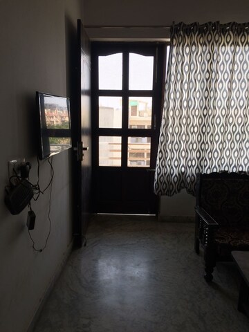 Room in 2 BHK Builder Floor at Orchid Island, Sector 51 – for Rent