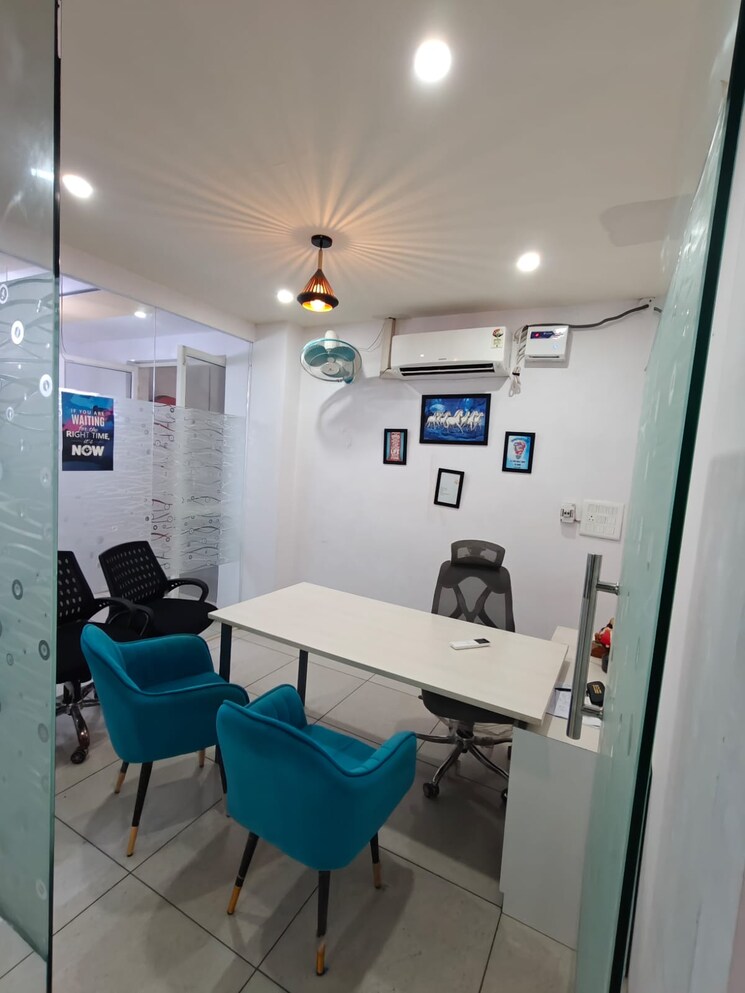 Team Area, sector 10 Commercial Office Space 300 Sq.Ft. In Sector 10 Noida 9138958