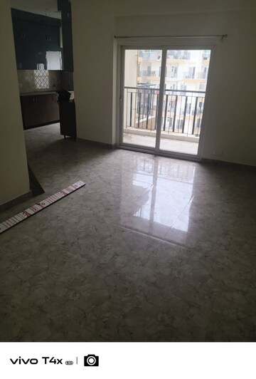 Room in 3 BHK Apartment at Amrapali Terrace Homes, Tech Zone 4 Greater Noida – for Rent
