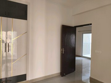 Room in 3 BHK Apartment at Amrapali Terrace Homes, Tech Zone 4 Greater Noida – for Rent