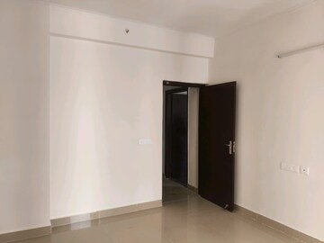 Room in 3 BHK Apartment at Amrapali Terrace Homes, Tech Zone 4 Greater Noida – for Rent