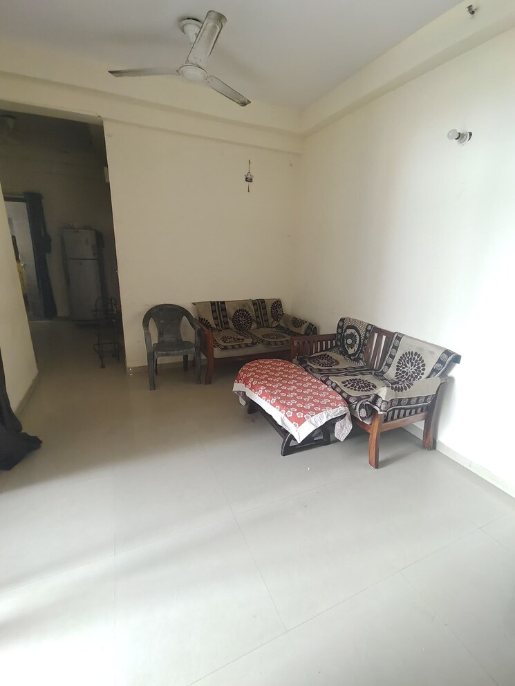 Living Room, gaur-city-2-10th-avenue 2 Bedroom 845 Sq.Ft. Apartment In Sector 16c Greater Noida Greater Noida 9139005