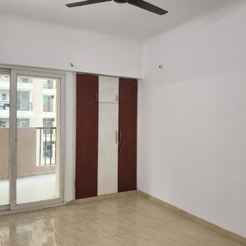 2 BHK Apartment For Rent in Gaur City 2 - 14th Avenue, Sector 16c Greater Noida
