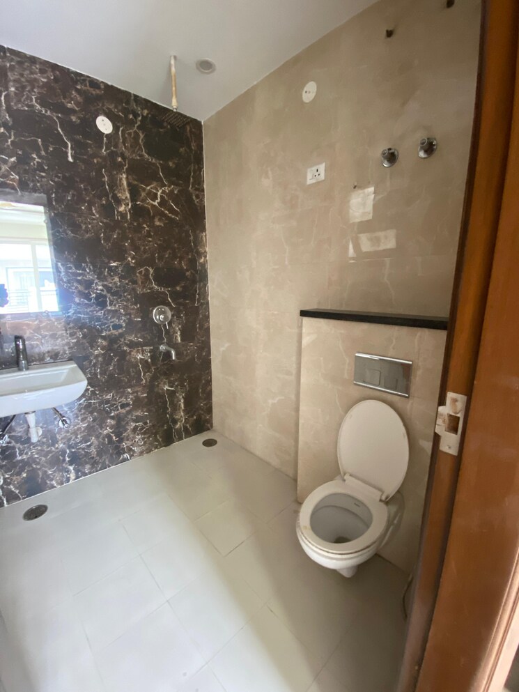 Bathroom, sector 19 dwarka 3 Bedroom 2150 Sq.Ft. Builder Floor In Sector 19 Dwarka Delhi 9139038