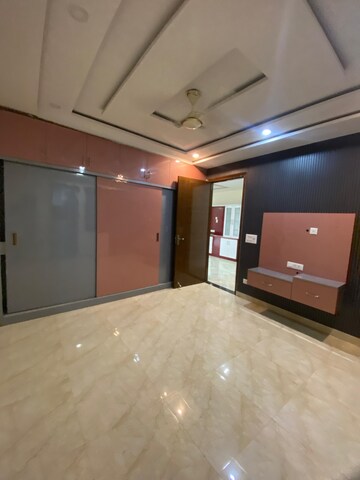 Room in 3 BHK Builder Floor at Sector 19 Dwarka – for Rent