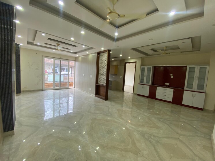  Parking, sector 19 dwarka 3 Bedroom 2150 Sq.Ft. Builder Floor In Sector 19 Dwarka Delhi 9139038