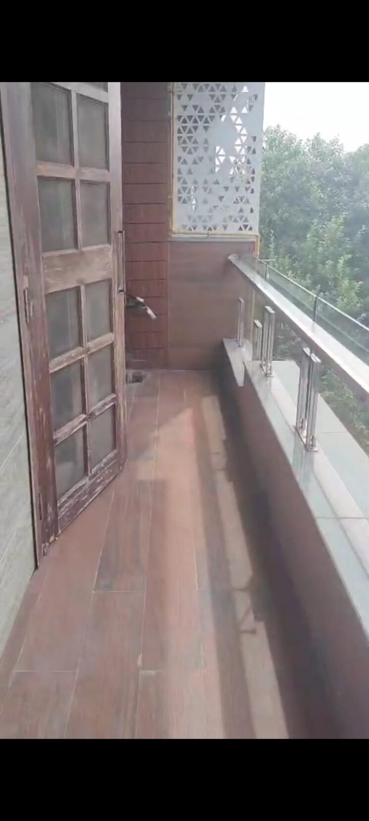 Balcony, sector 17 dwarka 3 Bedroom 1550 Sq.Ft. Builder Floor In Sector 17 Dwarka Delhi 9139100