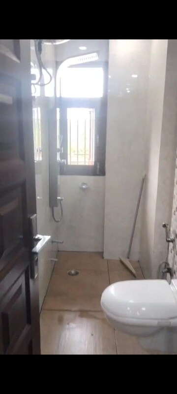 Bathroom in 3 BHK Builder Floor at Sector 17 Dwarka – for Rent