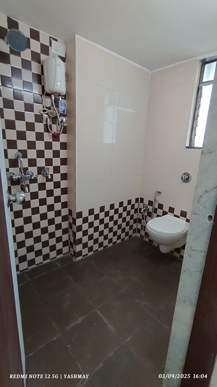 Bathroom, heena-presidency 2 Bedroom 704 Sq.Ft. Apartment In Mira Road Thane 9139235