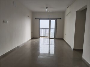 Room in 3 BHK Apartment at Indiabulls Greens, New Panvel – for Sale