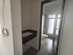 Room in 3 BHK Apartment at Indiabulls Greens, New Panvel – for Sale