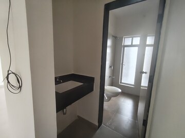 Room in 3 BHK Apartment at Indiabulls Greens, New Panvel – for Sale